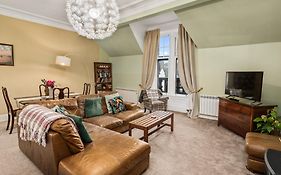 Panoramic Sea Views - Stunning 3Bd Apt & Balcony